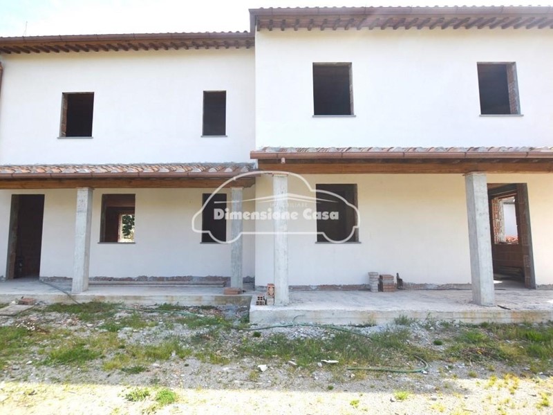 Villetta a schiera in Vendita a Capannori, zona Camigliano, 350'000€, 120 m²