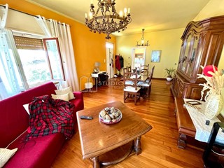 Appartamento in Vendita a San Giuliano Terme, zona Asciano, 370'000€, 180 m²