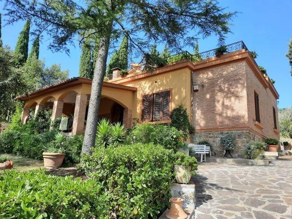 Villa in Vendita a Rosignano Marittimo, zona Castelnuovo Misericordia, 750'000€, 180 m²
