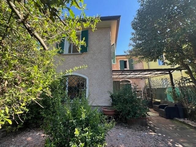 Villetta a schiera in Vendita a Massa, zona Quercioli, 560'000&euro;, 170 m², arredato