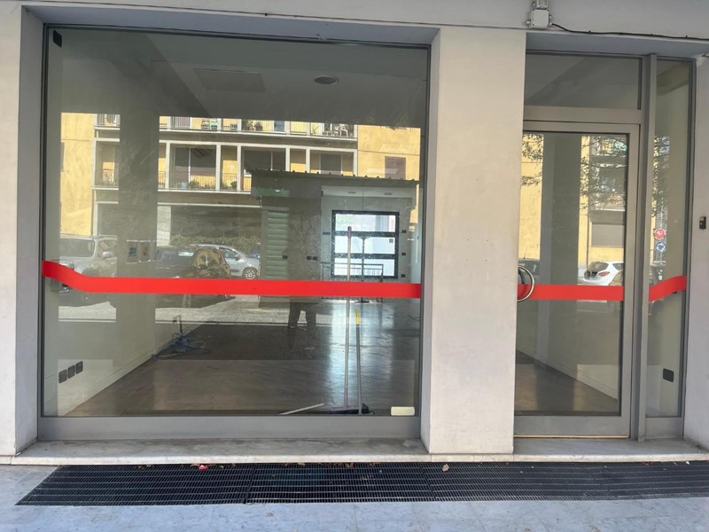 Immobile commerciale in Vendita a Massa, 180'000€, 96 m²