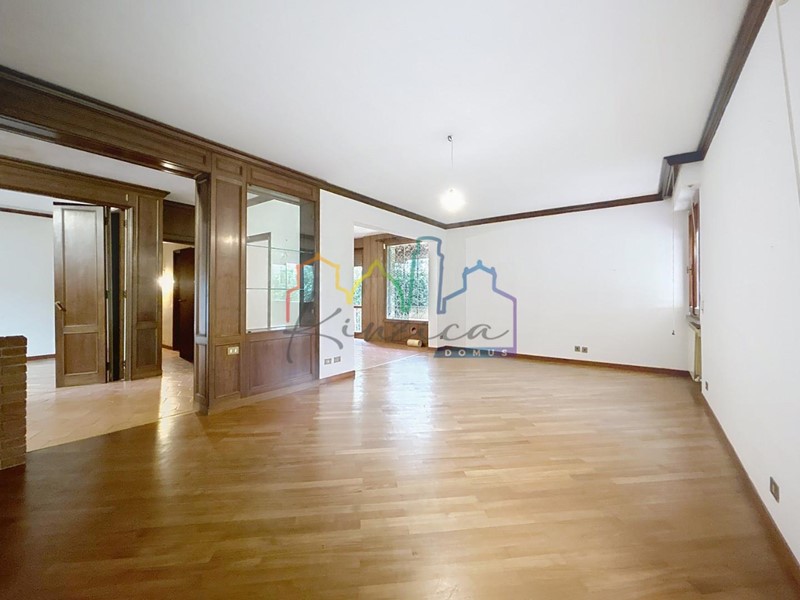 Appartamento in Vendita a Pisa, 495'000€, 152 m², con Box