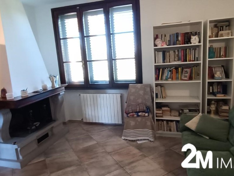 Villa bifamiliare in Vendita a Vecchiano, zona Nodica, 410'000€, 325 m²