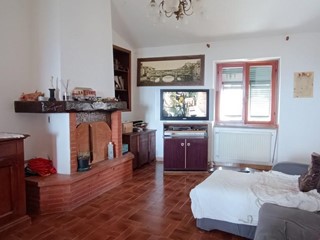 Quadrilocale in Vendita a Luni, zona Nicola, 135'000€, 90 m², arredato