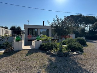 Villa in Vendita a Grottaglie, 580'000€, 400 m²