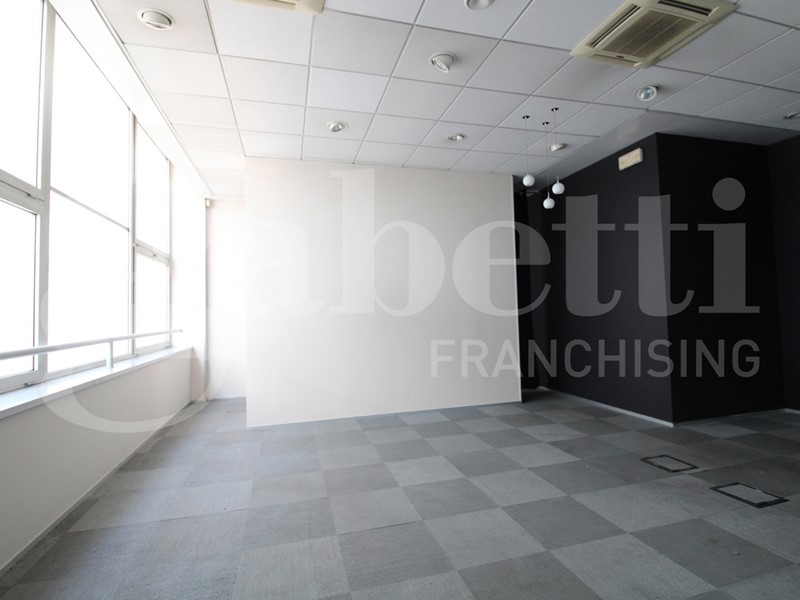 Ufficio in Vendita a Cinisello Balsamo, 600'000€, 600 m²