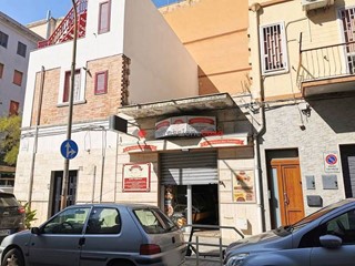 Negozio in Affitto a Foggia, 450€, 60 m²