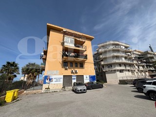 Magazzino in Vendita a Bagheria, 108'000€, 270 m²