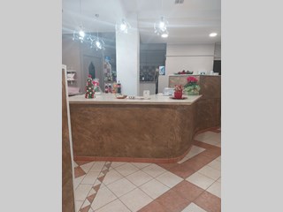 Immobile commerciale in Vendita a Cisterna di Latina, zona Olmobello, 130'000&euro;, 129 m², arredato