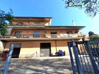 Quadrilocale in Vendita a Monterotondo, 270'000€, 125 m²
