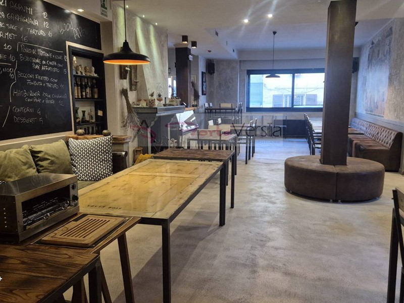 Attività commerciale in Vendita a Camaiore, 530 m², arredato