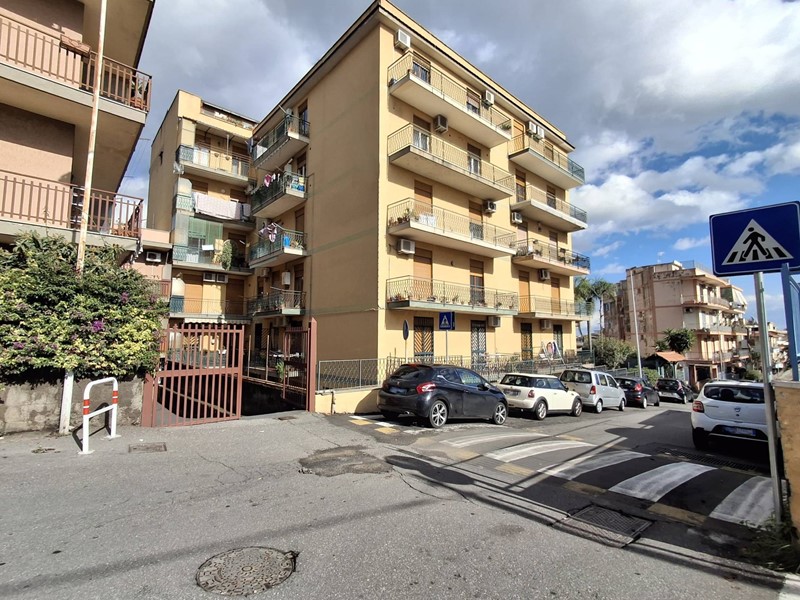 Quadrilocale in Vendita a Gravina di Catania, zona Fasano / Rasula Alta, 148'000€, 105 m²