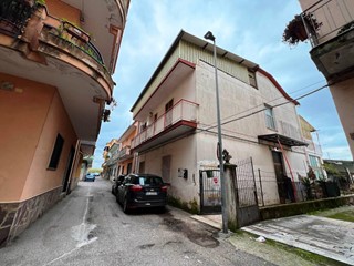 Appartamento in Vendita a Battipaglia, 120'000€, 220 m²