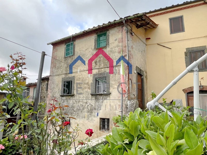 Casa Indipendente in Vendita a Borgo a Mozzano, zona Cune, 43'000&euro;, 80 m²