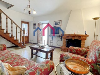 Casa Indipendente in Vendita a Bagni di Lucca, zona San Gemignano di Controne, 150'000€, 90 m², arredato