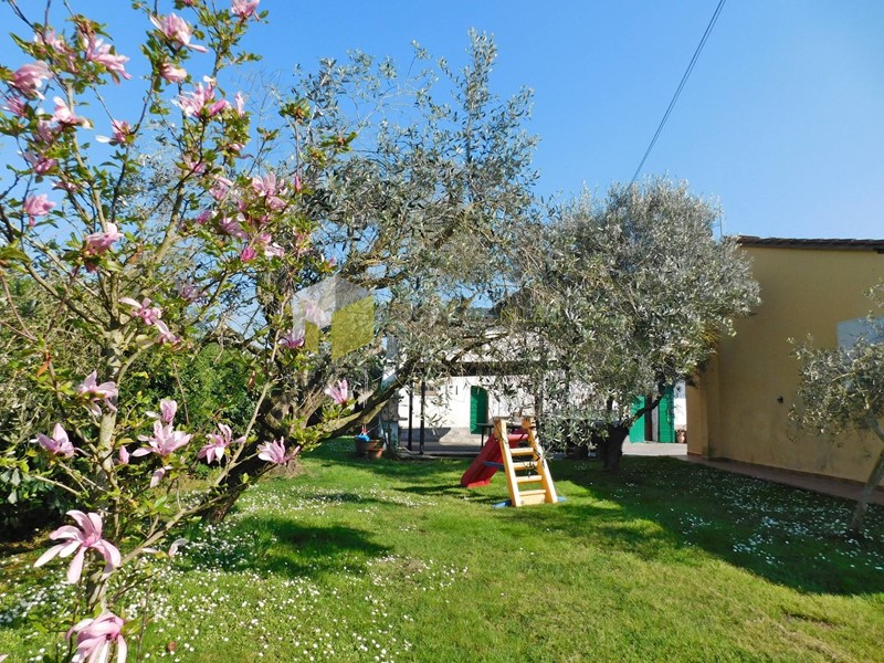 Casa Indipendente in Vendita a San Giuliano Terme, 520'000€, 270 m²