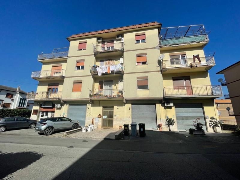Immobile commerciale in Affitto a Colleferro, zona VIA DELLA SELVA, 300€, 55 m²