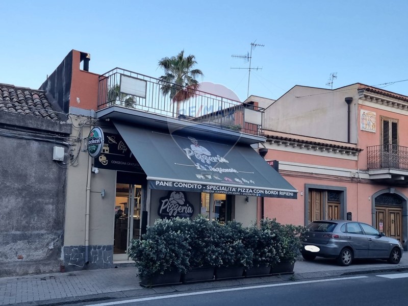 Immobile commerciale in Vendita a Acireale, zona Guardia, 77'000€, 150 m², arredato
