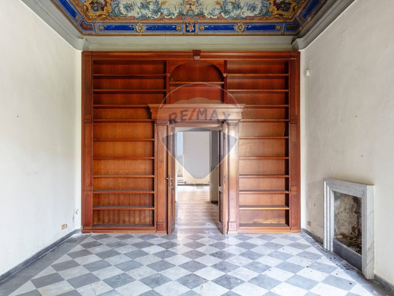 Appartamento in Affitto a Pisa, zona Quartiere San Francesco, 8'000€, 2300 m²