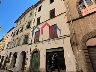 Appartamento in Vendita a Borgo a Mozzano, 50'000&euro;, 600 m²