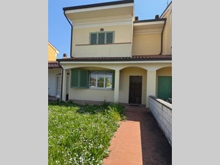Villetta a schiera in Vendita a Fucecchio, 270'000€, 130 m²