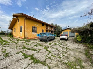 Villa in Vendita a Camaiore, 340'000&euro;, 150 m², con Box