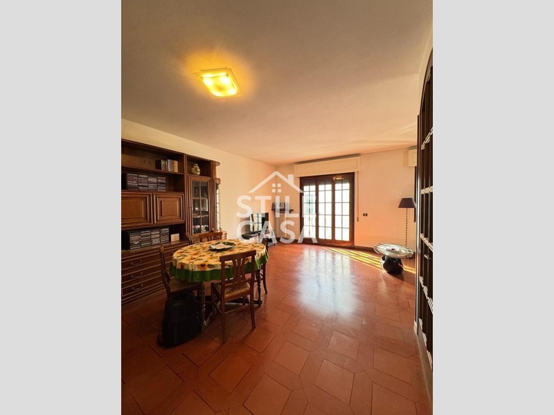 Casa Indipendente in Vendita a Ponte Buggianese, 190'000€, 180 m², con Box