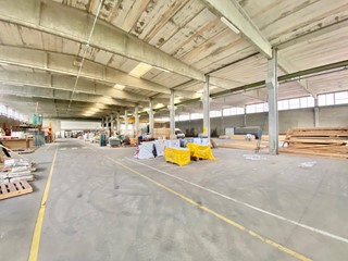 Capannone in Vendita a Calcinaia, zona Fornacette, 1'600'000€, 3000 m²