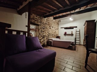 Casa Semi Indipendente in Vendita a Stazzema, zona Levigliani, 85'000€, 48 m², arredato