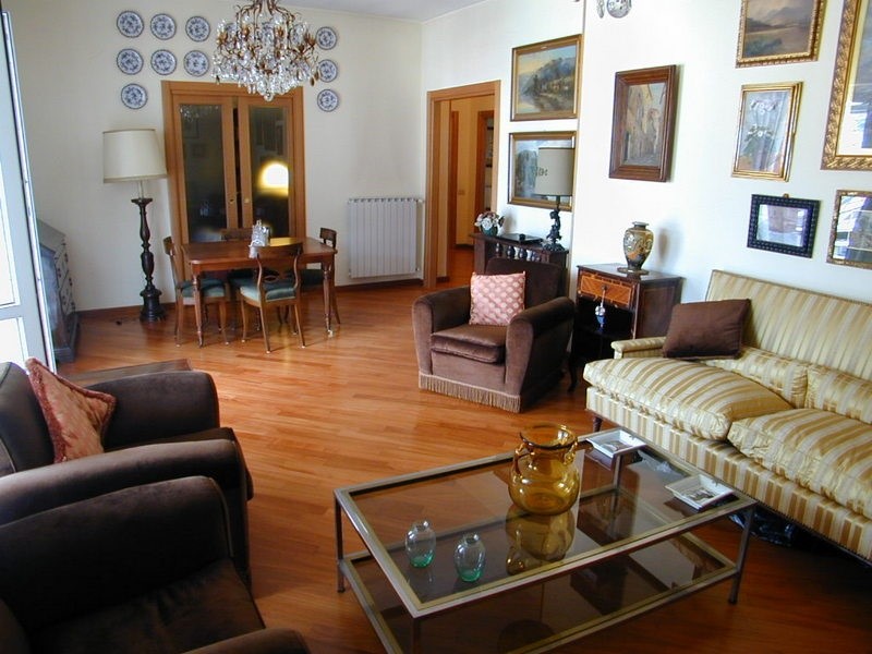 Attico in Vendita a Massa, 230'000€, 125 m², arredato, con Box