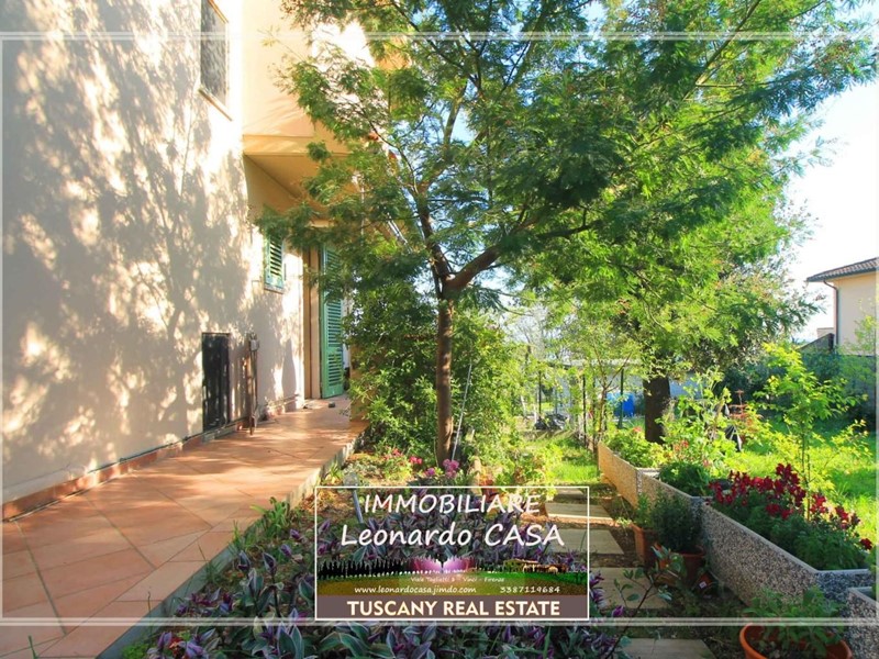 Villetta a schiera in Vendita a Cerreto Guidi, 299'000€, 180 m², con Box