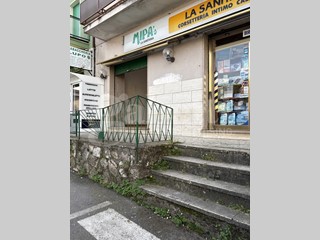 Negozio in Affitto a Colleferro, 500€, 57 m²
