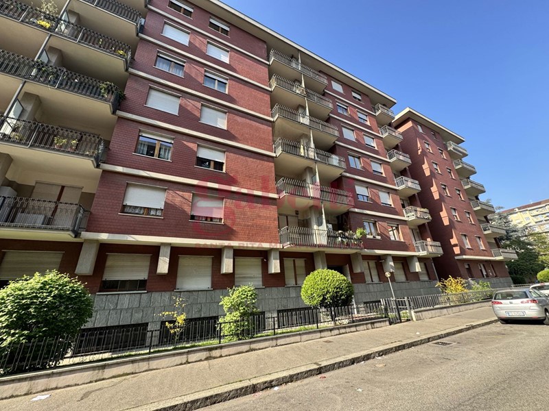 Quadrilocale in Vendita a Torino, 153'000€, 98 m²
