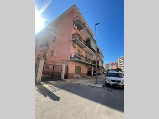 Quadrilocale in Vendita a Siracusa, 98'000&euro;, 150 m²