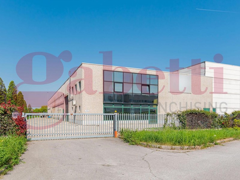 Capannone in Vendita a Verdello, 820'000€, 1400 m²