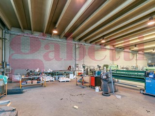 Capannone in Vendita a Verdello, 820'000€, 1400 m²