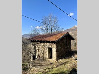 Casale in Vendita a San Nazzaro Val Cavargna, 18'000€, 64 m²