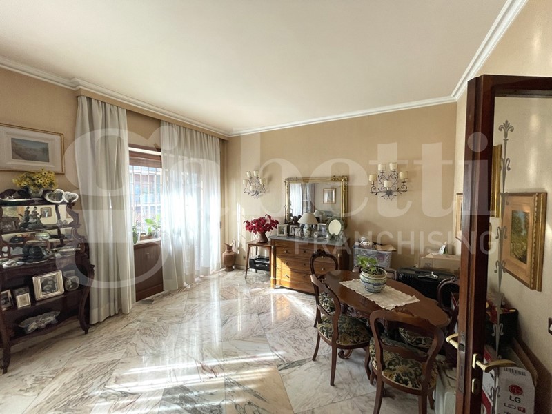Trilocale in Vendita a Roma, 475'000€, 135 m²