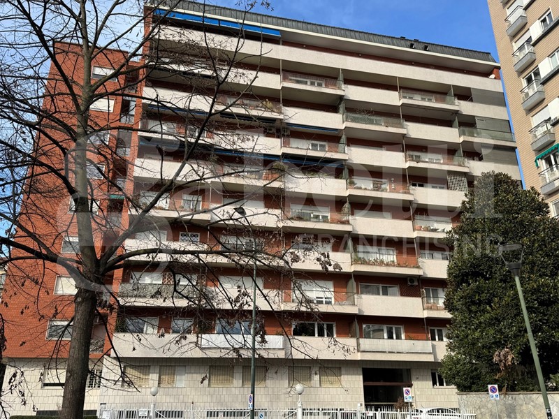 Appartamento in Vendita a Torino, 385'000€, 170 m²