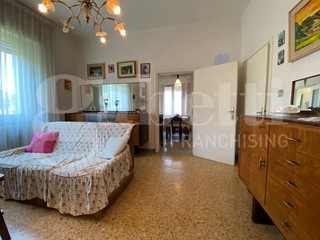 Casa Indipendente in Vendita a Alto Reno Terme, 120'000€, 180 m²
