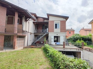 Trilocale in Vendita a Vigolzone, 145'000€, 120 m²