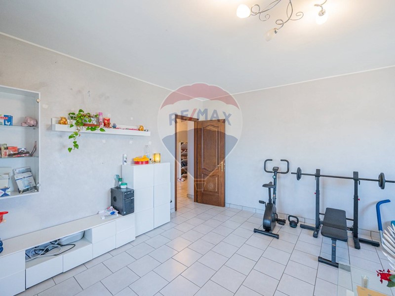 Quadrilocale in Vendita a Viadana, zona Cicognara, 83'000€, 111 m², arredato