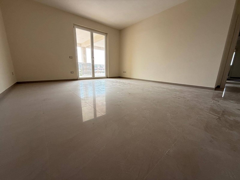 Ufficio in Affitto a Maddaloni, 2'000€, 300 m²