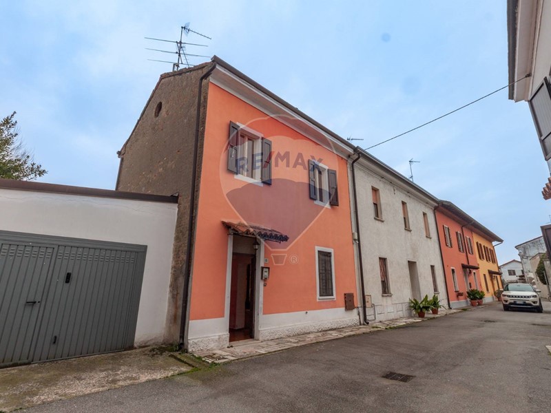 Casa Semi Indipendente in Vendita a San Giovanni in Croce, 75'000€, 158 m², arredato