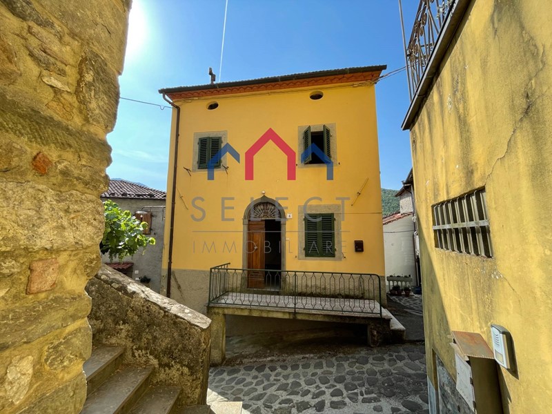 Casa Indipendente in Vendita a Bagni di Lucca, zona Palleggio, 65'000€, 87 m²