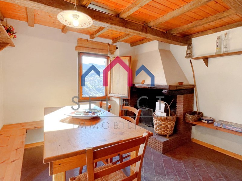 Casa Indipendente in Vendita a Bagni di Lucca, zona Lucchio, 50'000€, 75 m², arredato