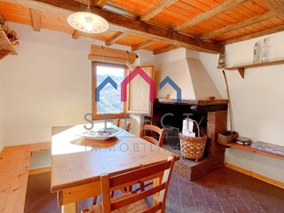 Casa Indipendente in Vendita a Bagni di Lucca, zona Lucchio, 50'000€, 75 m², arredato