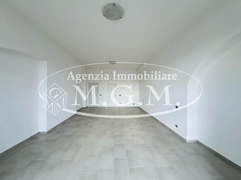 Immobile commerciale in Affitto a Santa Maria a Monte, zona Ponticelli, 800€, 70 m²