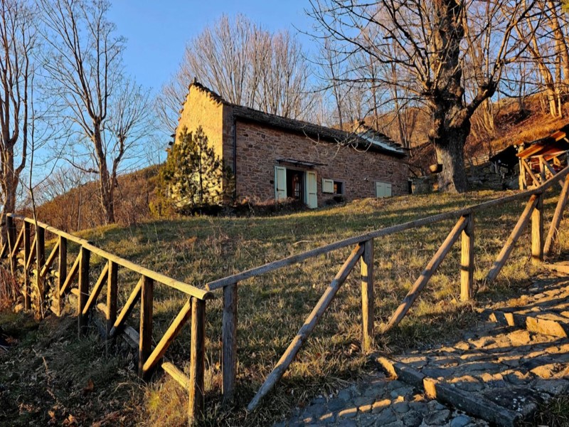 Quadrilocale in Vendita a Fiumalbo, zona Versurone, 385'000€, 120 m², arredato