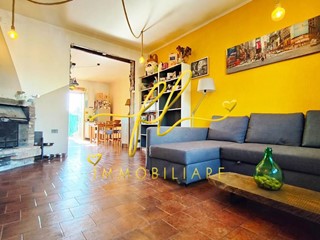 Villa in Vendita a Rosignano Marittimo, 330'000€, 182 m²